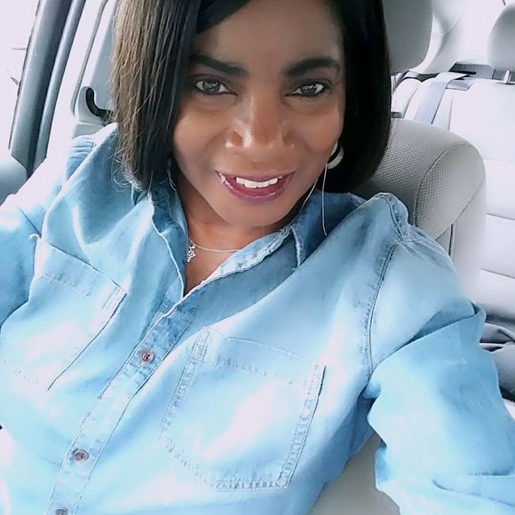 Meet your Posher, Kendra - Picture 1 of 1